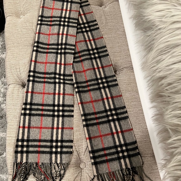 Authentic Burberrys nova check scarf - Picture 1 of 6